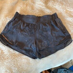 Lululemon Hotty Hot High Rise Shorts 2.5” size 10
